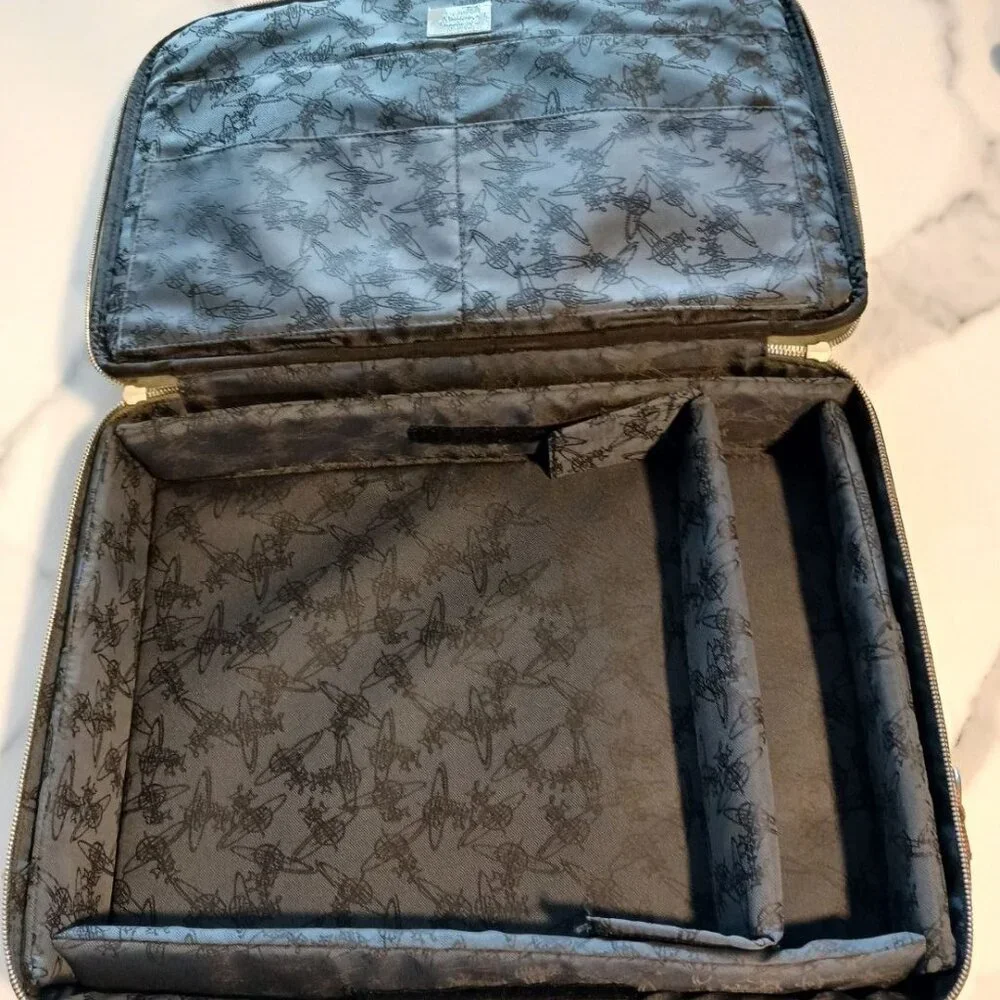 Vivienne Westwood one kind